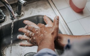 وسواس شست‌وشو یا OCD چیست؟ علائم، علت‌ها و روش‌های درمان