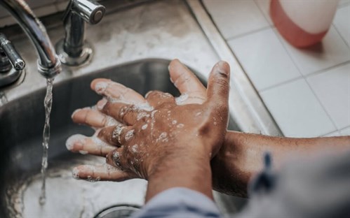 وسواس شست‌وشو یا OCD چیست؟ علائم، علت‌ها و روش‌های درمان